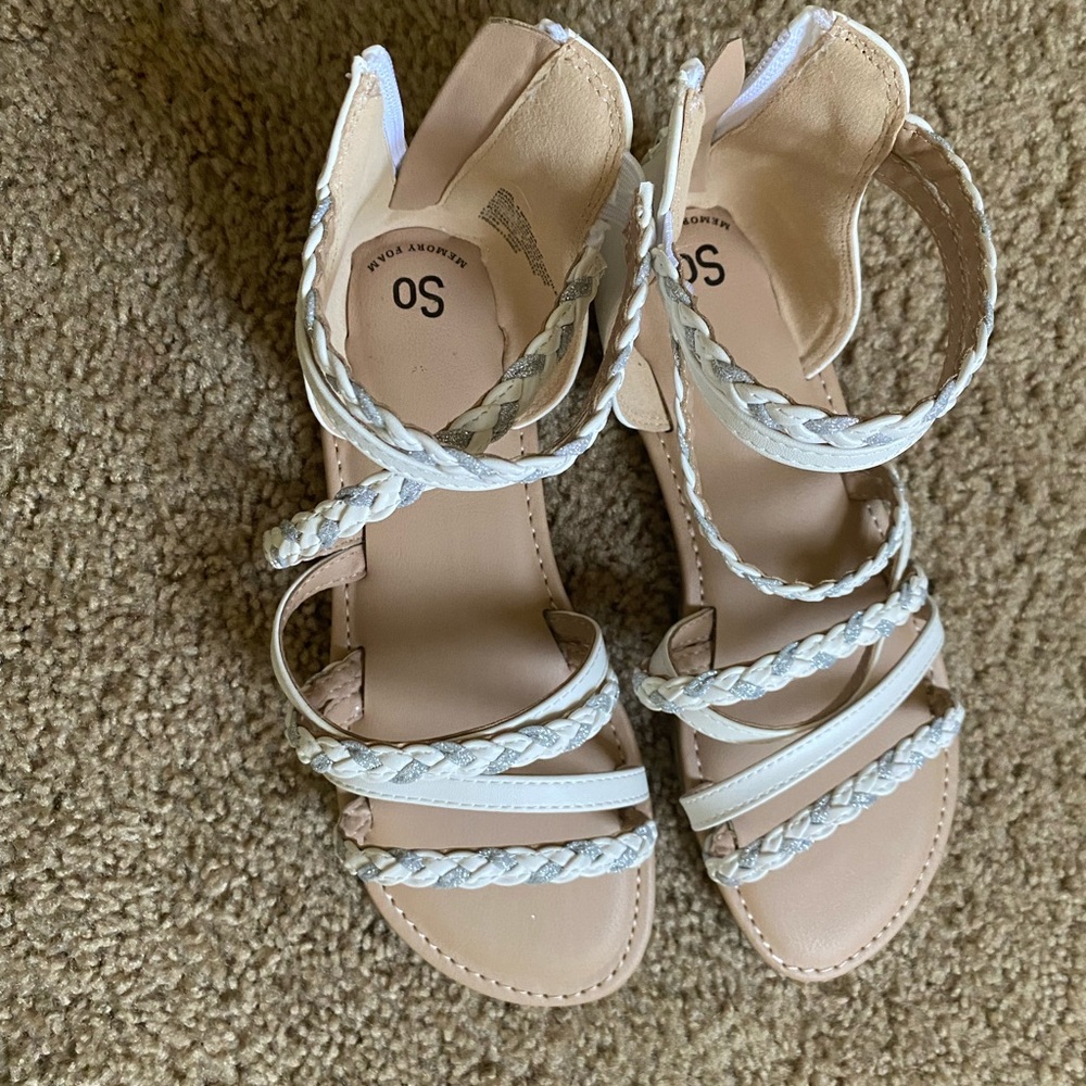 SO - WHITE SANDALS